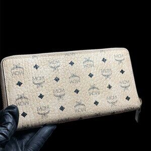 MCM BEIGE & BLACK VISETOS MONOGRAM ZIP AROUND LONG WALLET EUC WITH DUSTY